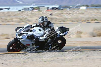 media/Feb-04-2024-SoCal Trackdays (Sun) [[91d6515b1d]]/7-Turn 9 Inside (1140am)/